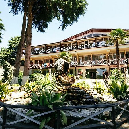 Pitsunda Hotel Zewnętrze zdjęcie