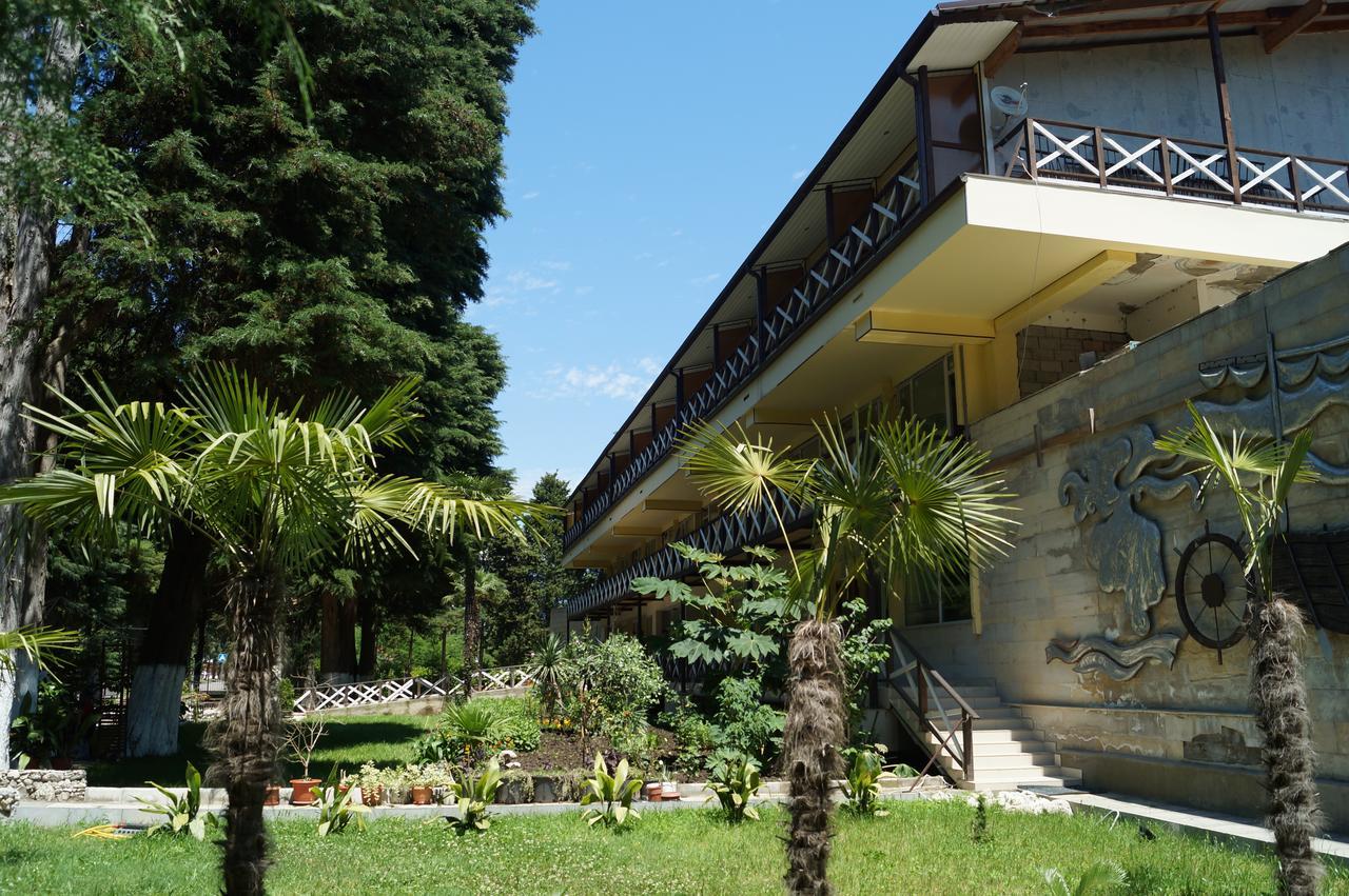 Pitsunda Hotel Zewnętrze zdjęcie