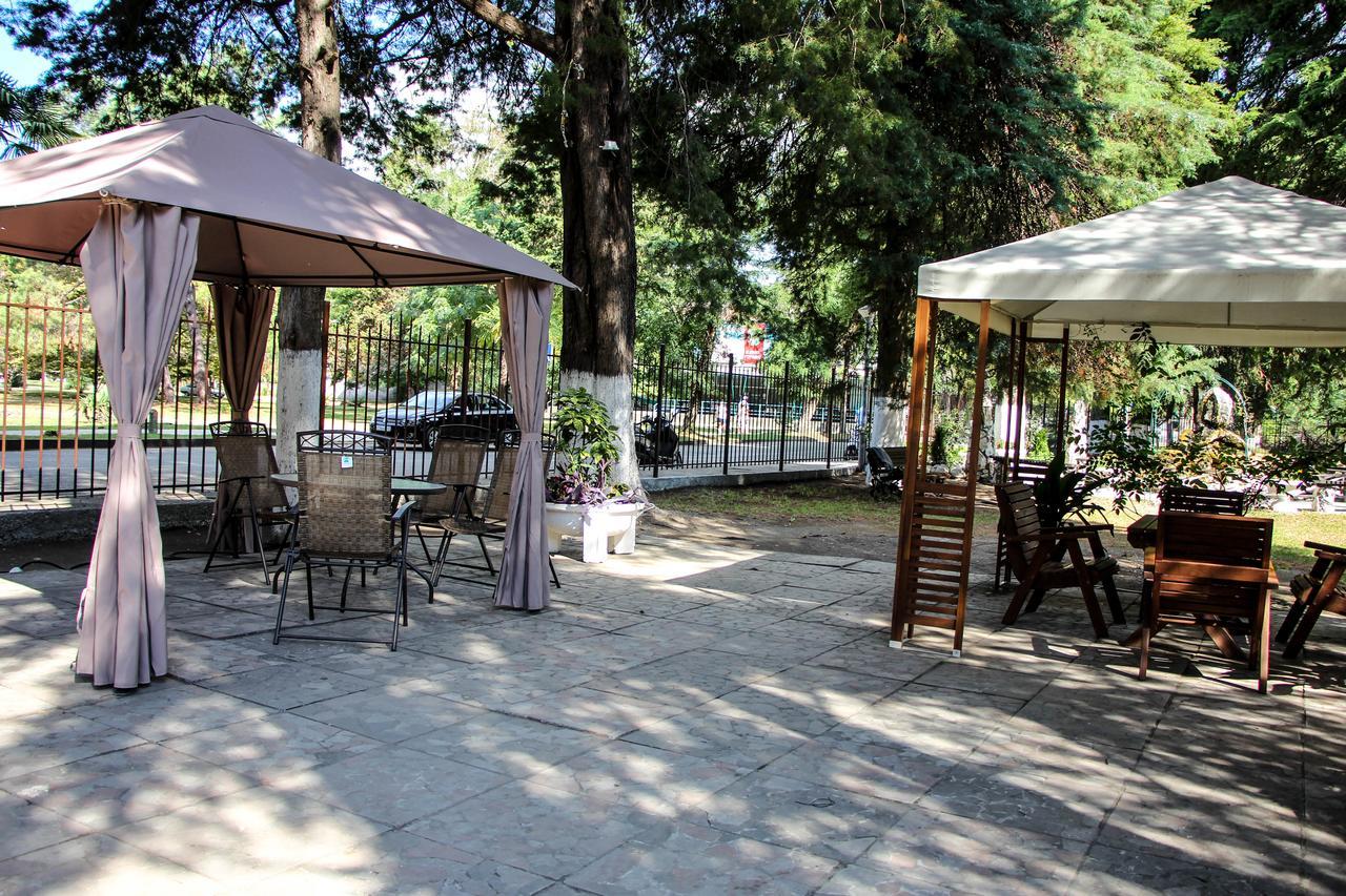 Pitsunda Hotel Zewnętrze zdjęcie