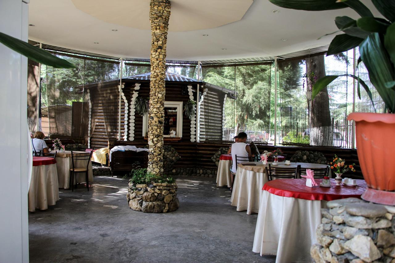 Pitsunda Hotel Zewnętrze zdjęcie