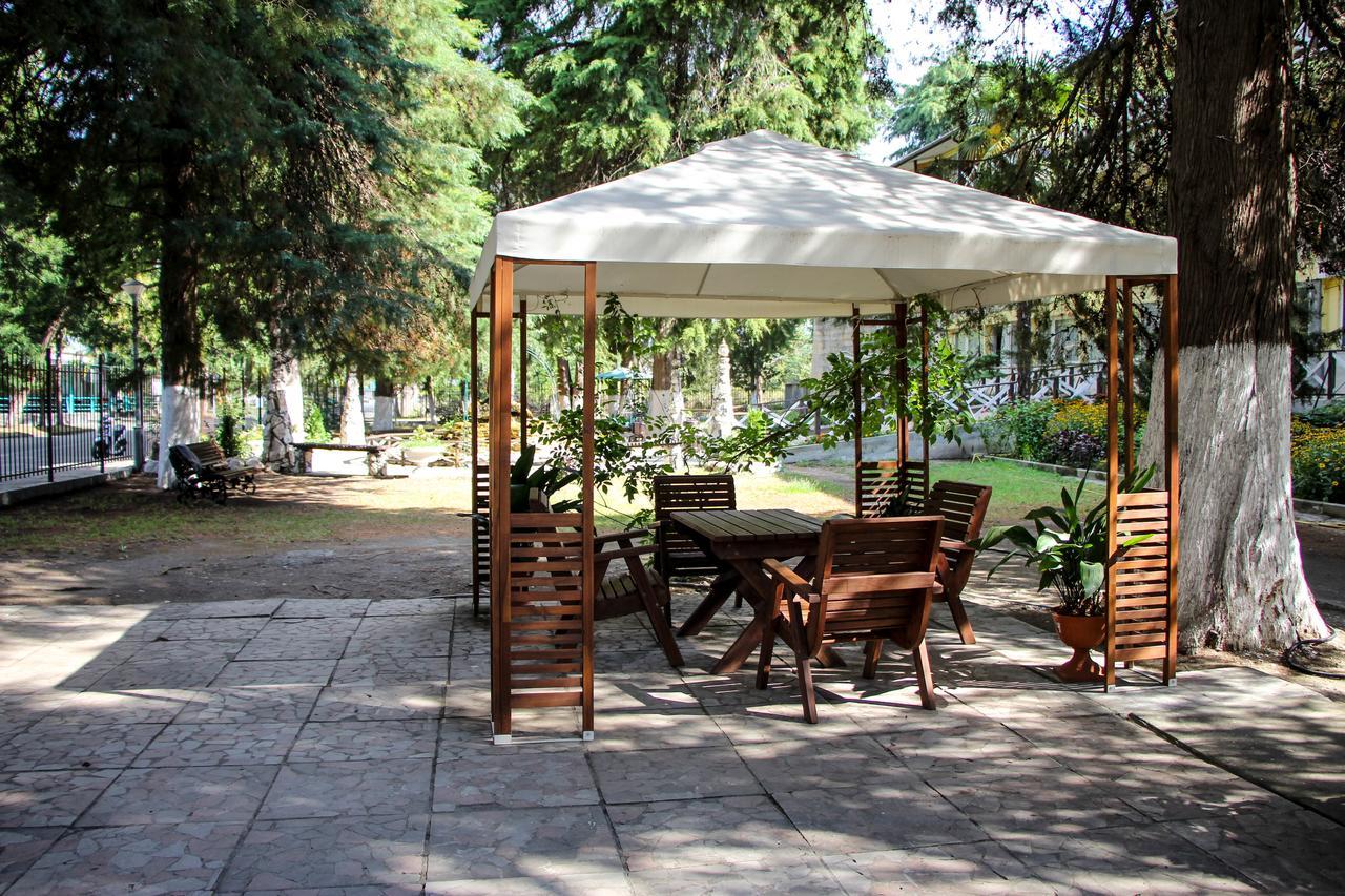 Pitsunda Hotel Zewnętrze zdjęcie