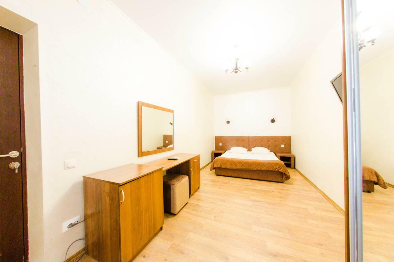 Pitsunda Hotel Zewnętrze zdjęcie