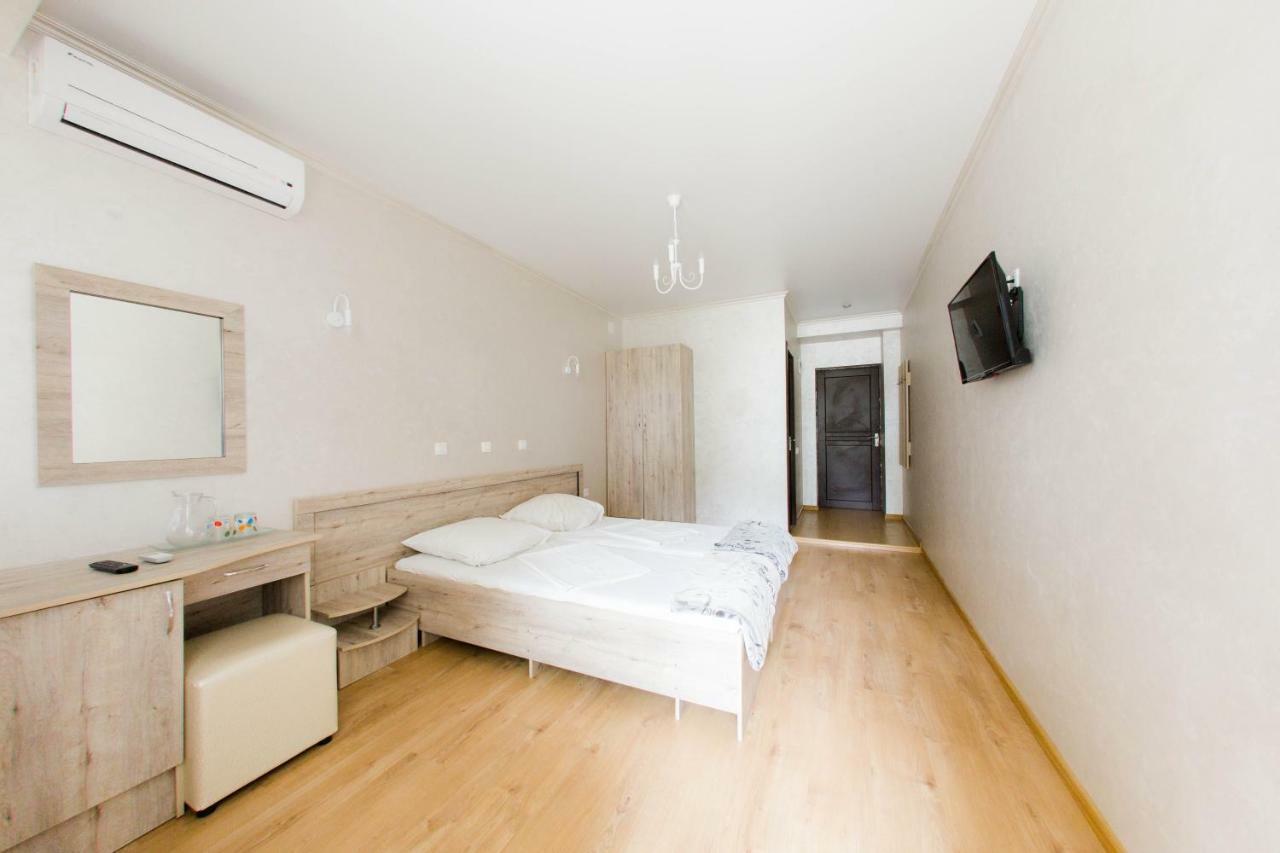 Pitsunda Hotel Zewnętrze zdjęcie