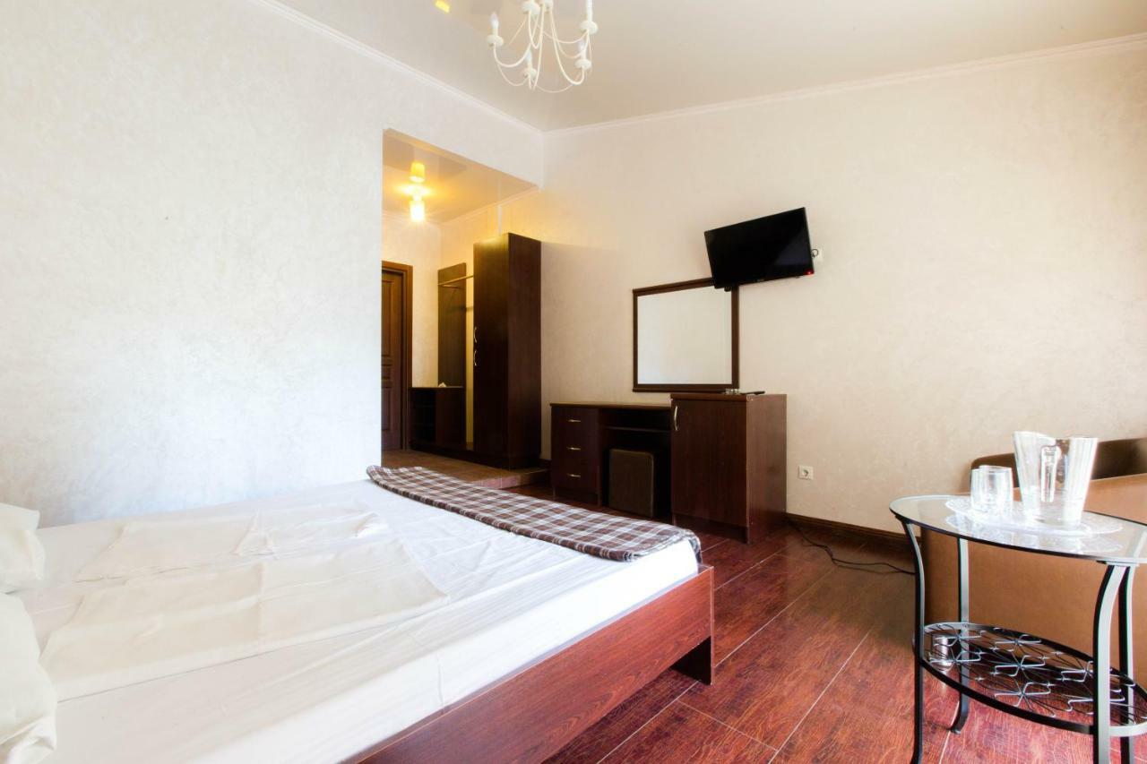 Pitsunda Hotel Zewnętrze zdjęcie