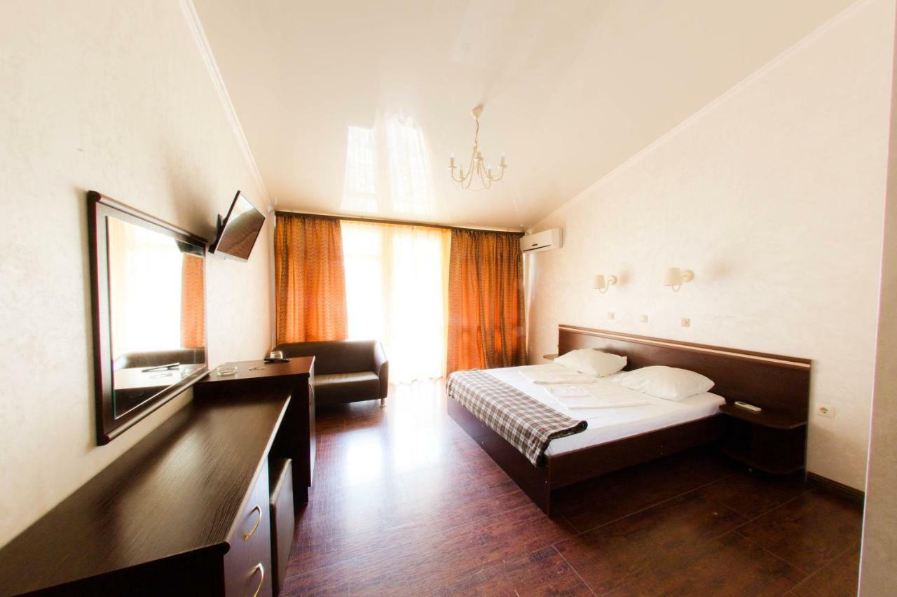 Pitsunda Hotel Zewnętrze zdjęcie