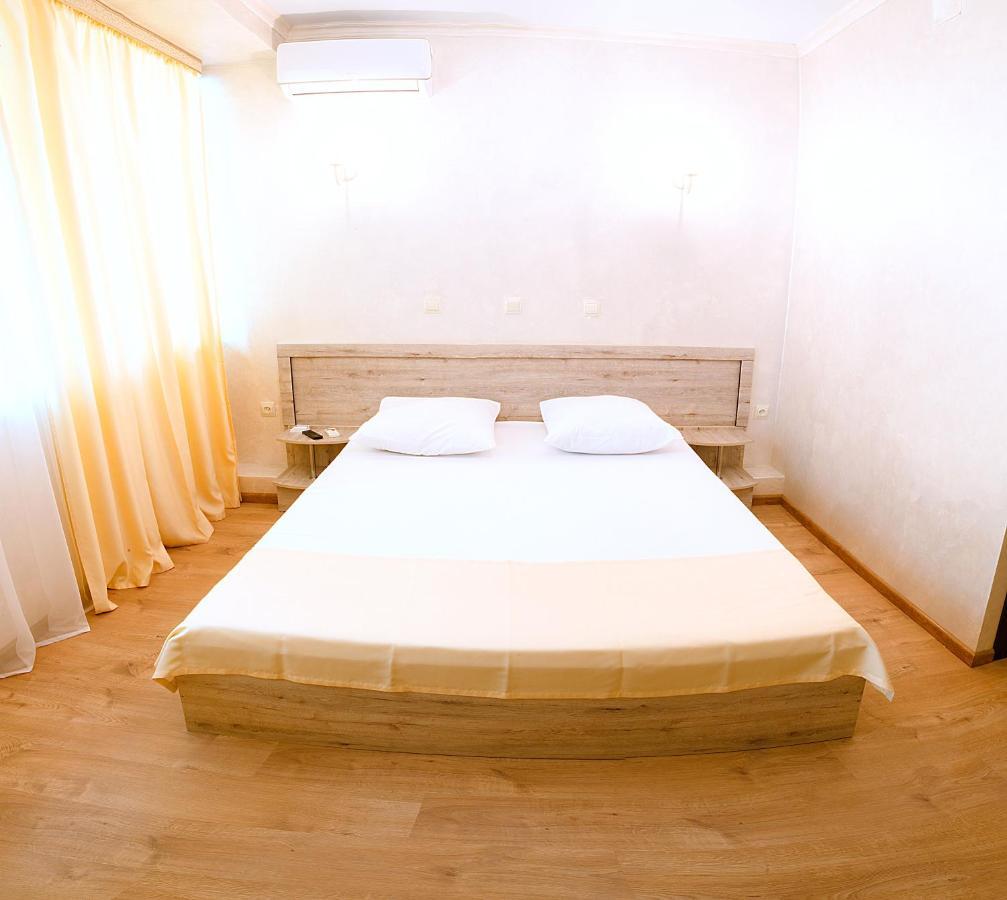 Pitsunda Hotel Zewnętrze zdjęcie